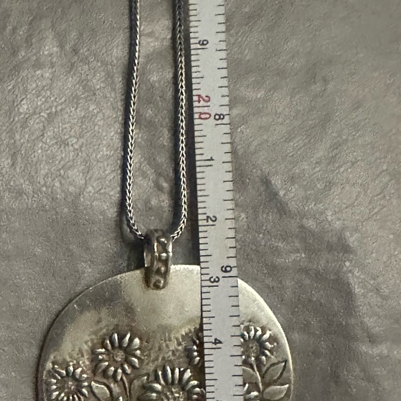 AUTHENTIC OR PAZ ( signed B )
Slightly oxidized sterling silver pendant. - Picture 6 of 12